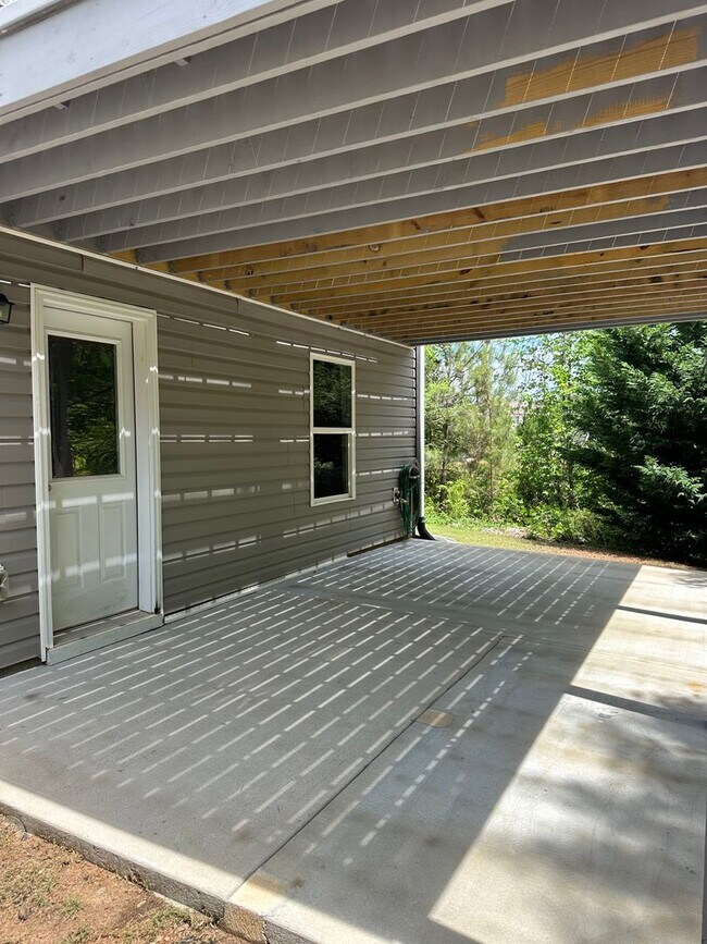 Building Photo - 4 Bedroom home in Gainesville!