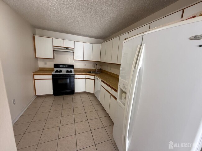 Building Photo - 207 Darwin Ln