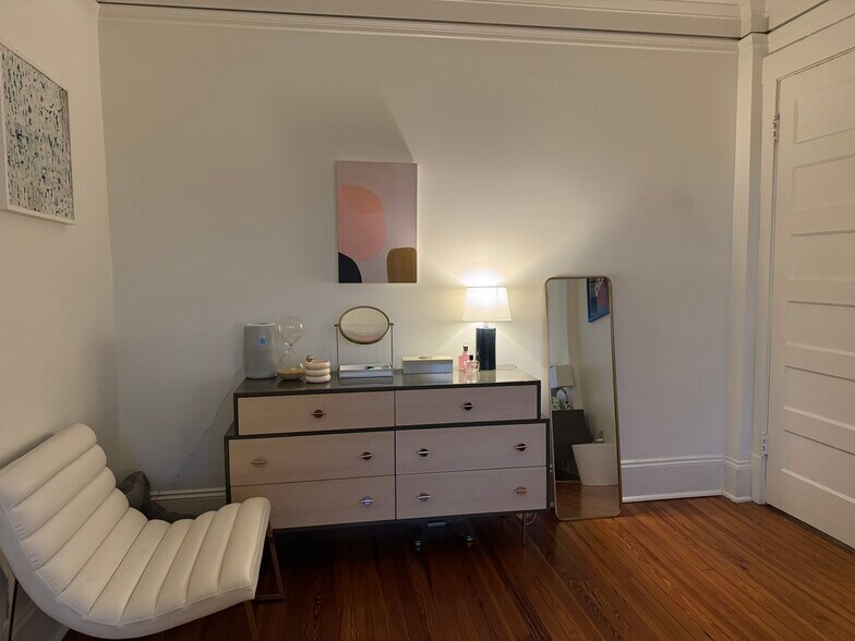 Building Photo - 266 11th St NE