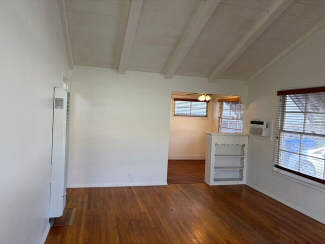 Building Photo - Kester Ave, 5069-5071