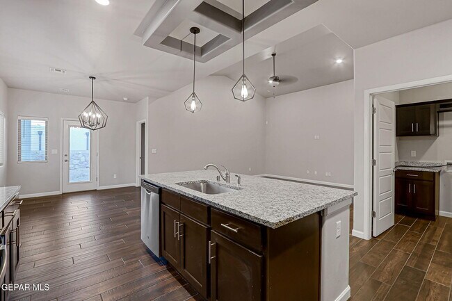 Building Photo - 6061 Cinnamon Pk St