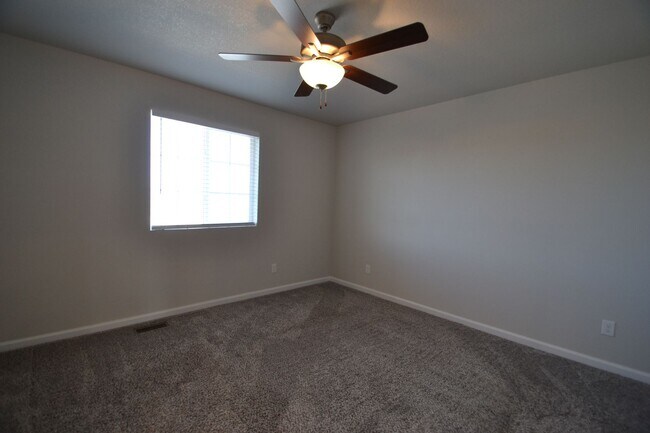 Building Photo - 8719 Shady Ridge Grv