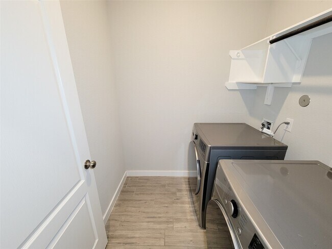 Building Photo - 31402 Conover Dr