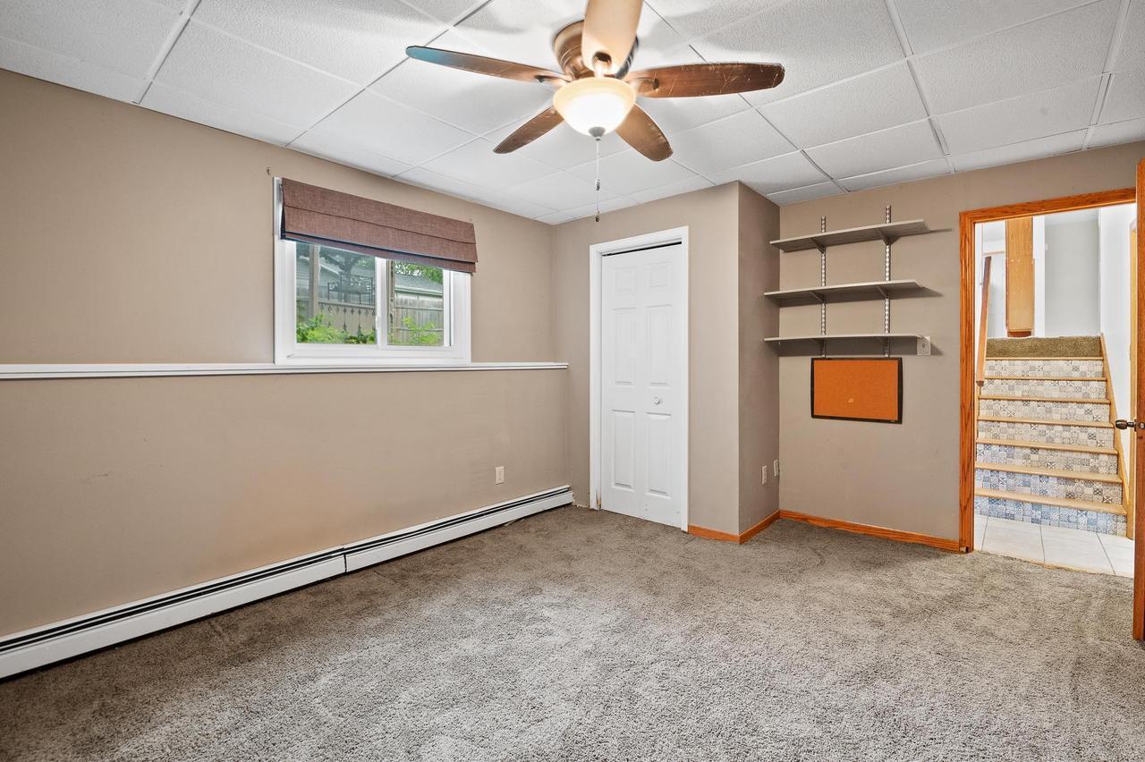 Building Photo - 1110 Lourdes Ave