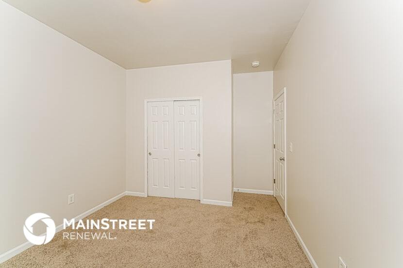 Building Photo - 5020 Kelly Creek St