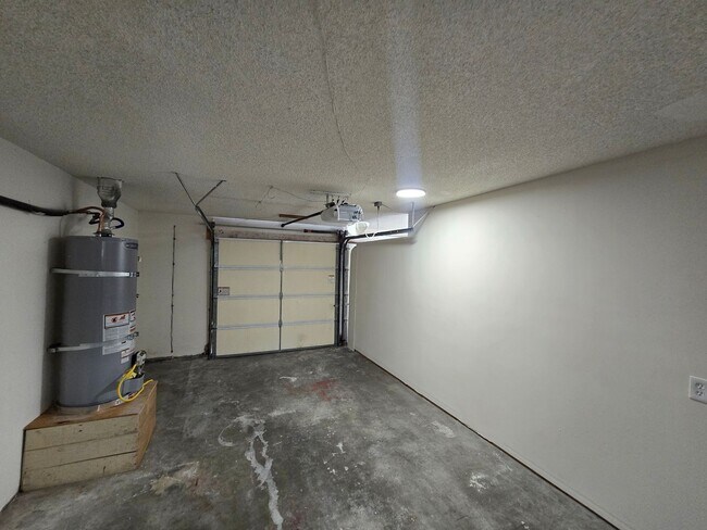 Building Photo - HUNTINGTON314