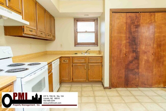 Building Photo - 3800/3802 Keith Cir