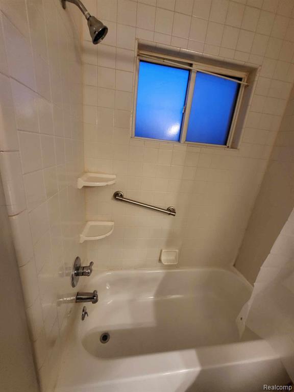 Building Photo - 1342 S Linville Ave