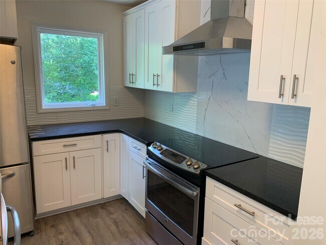 Building Photo - 672 Portside Dr