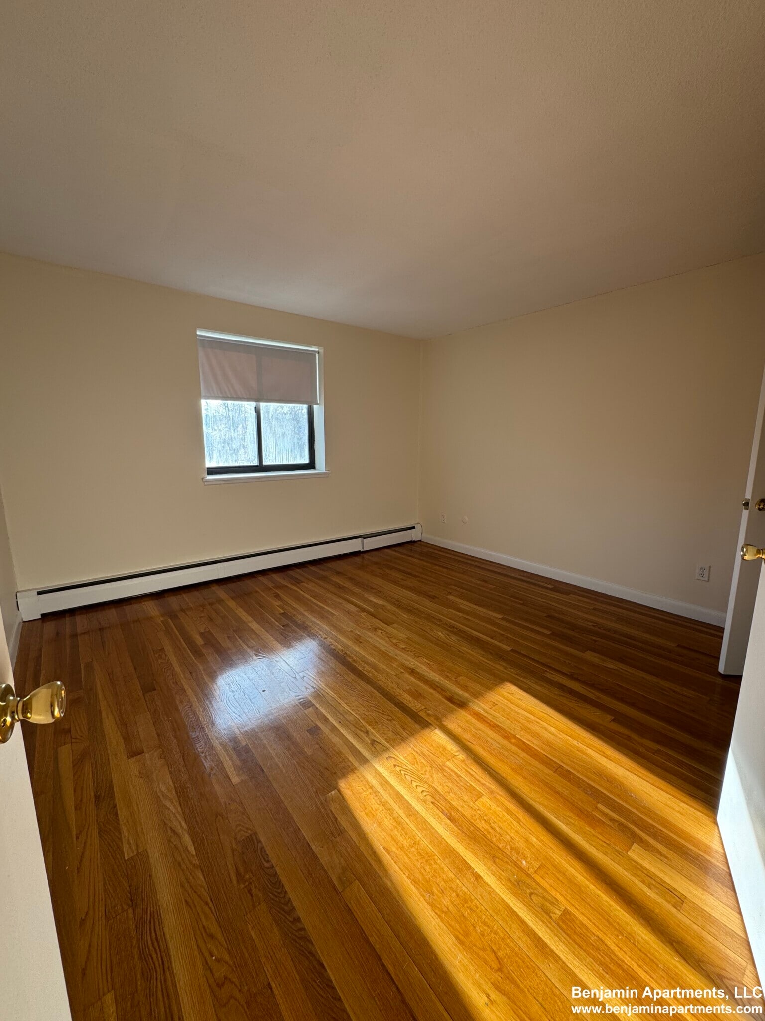 Building Photo - 99 Dustin St