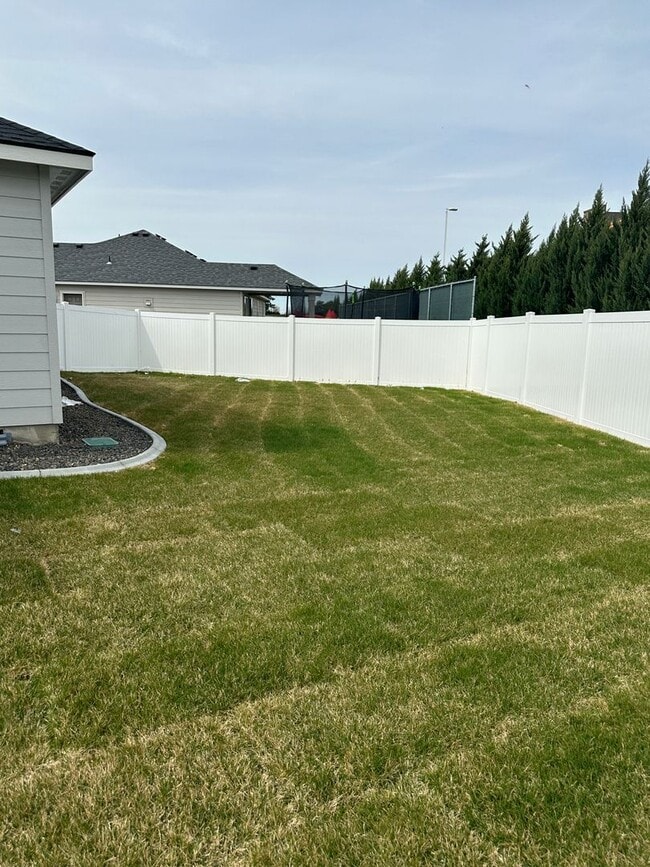 Building Photo - Alderbrook Homes, Newer Construction!