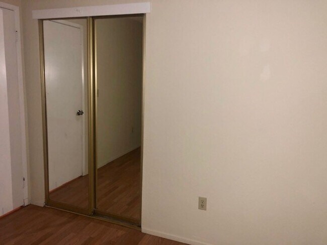 Building Photo - 7520 Carriage Dr