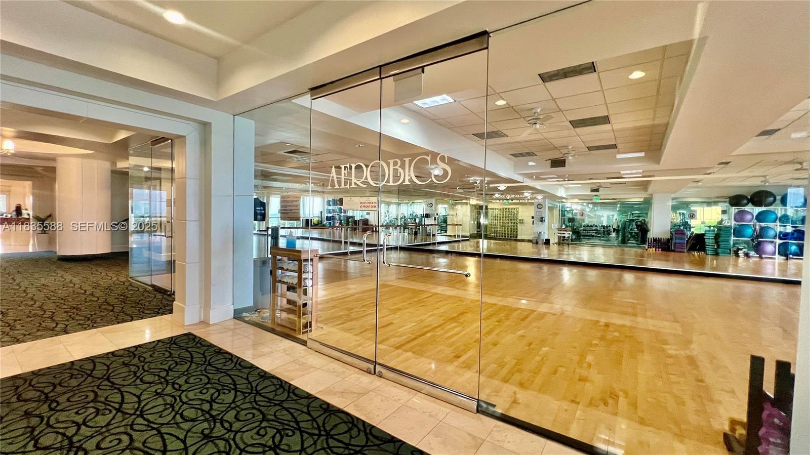 Building Photo - 16400 Collins Ave
