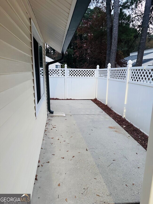 Building Photo - 201 Twiggs Cor