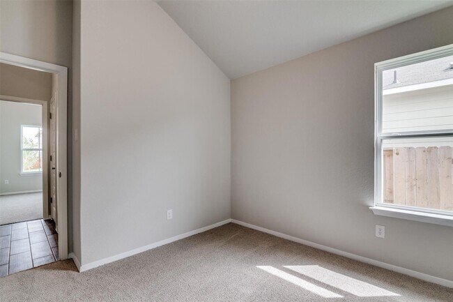 Building Photo - 140 Shugart St