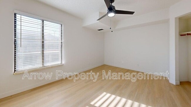 Building Photo - 205 E Arbor Ave