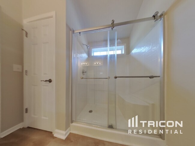 Building Photo - 409 Highland Falls Dr