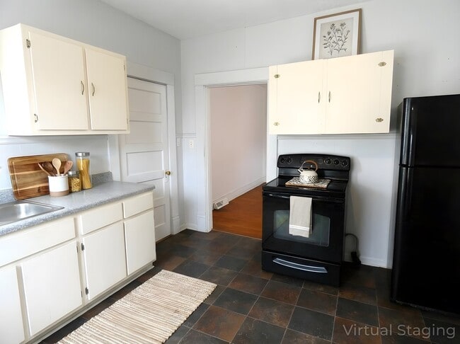 Building Photo - 324 Grace St