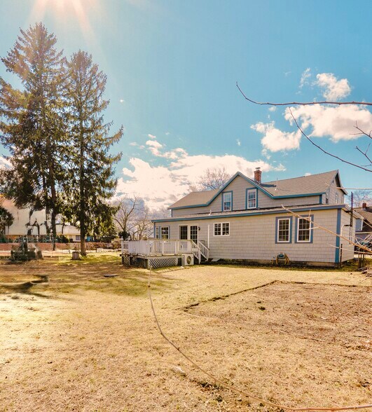 Building Photo - 178 Manning St