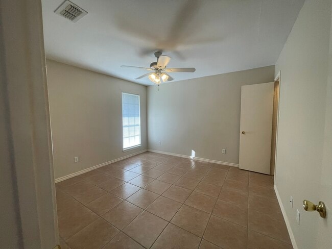 Building Photo - 15413 Palmira Ave