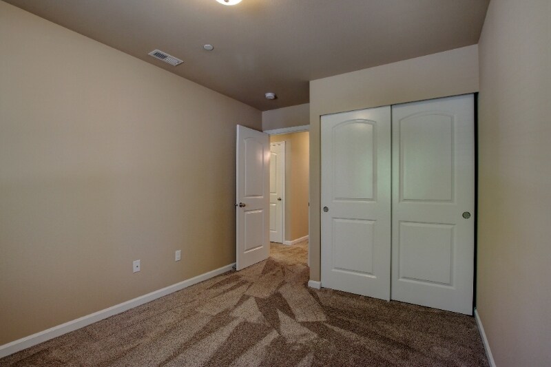 Building Photo - 102 Alpha Ln