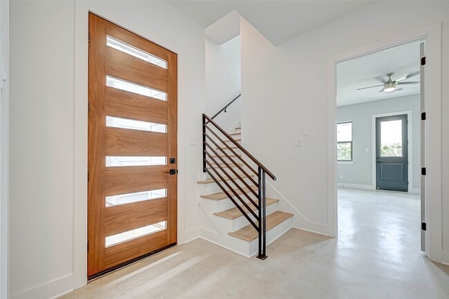 Building Photo - 3503 Anita St