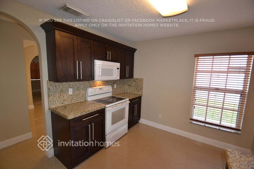 Building Photo - 15400 SW 59th St