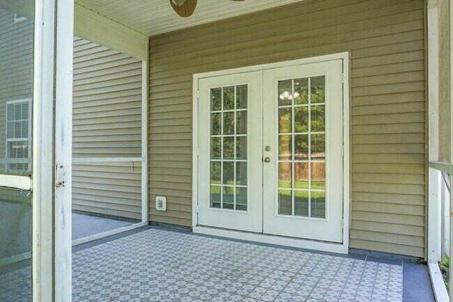 Building Photo - Lovely home in Summerville SC