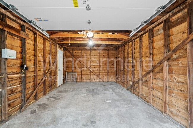 Building Photo - 5723 N Milton St