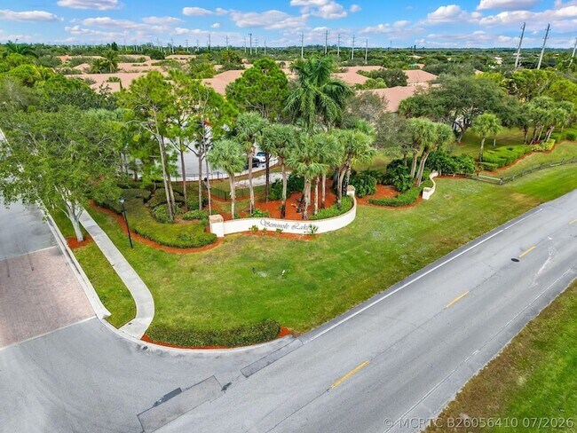 Building Photo - 123 Wakulla Springs Way