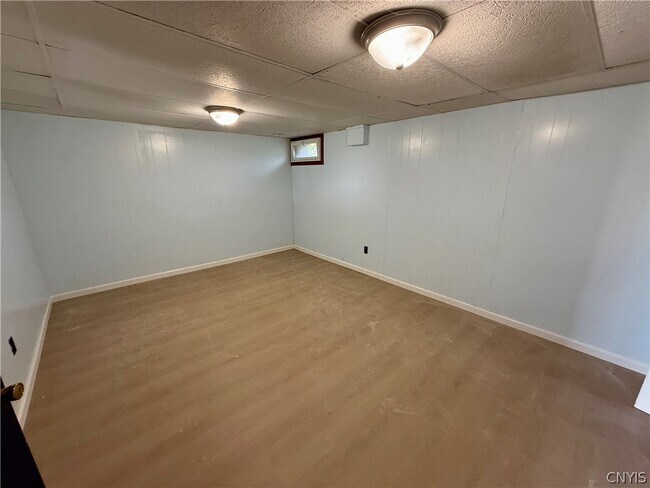 Building Photo - 111 Deborah Dr