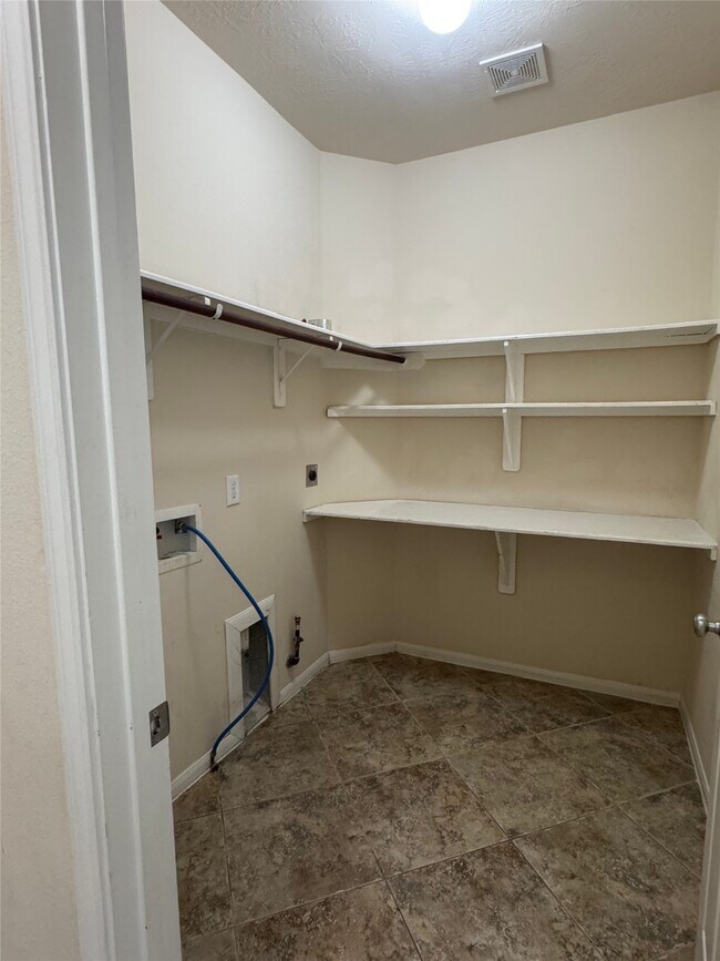 Building Photo - 3363 Elk Ridge Ln