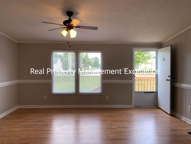 Building Photo - Quaint Renovated Home, Near Education Faci...
