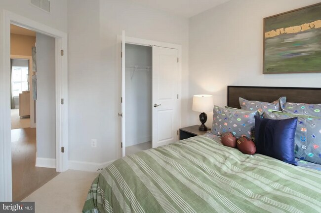 Building Photo - Gorgeous Open Concept 3 Bed 3.5 Bath Rental in Hanover