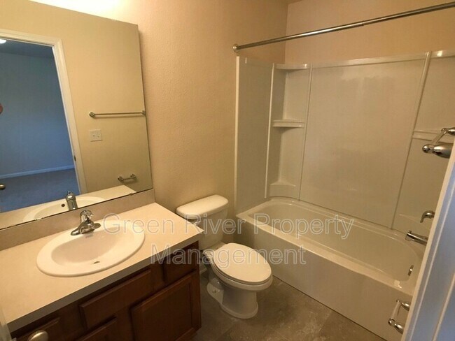 Building Photo - 617 Servia Dr