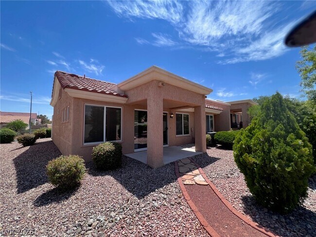 Building Photo - 10000 Bundella Dr