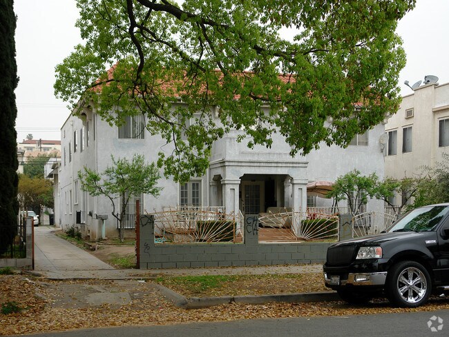 Building Photo - 531 N Kenmore Ave