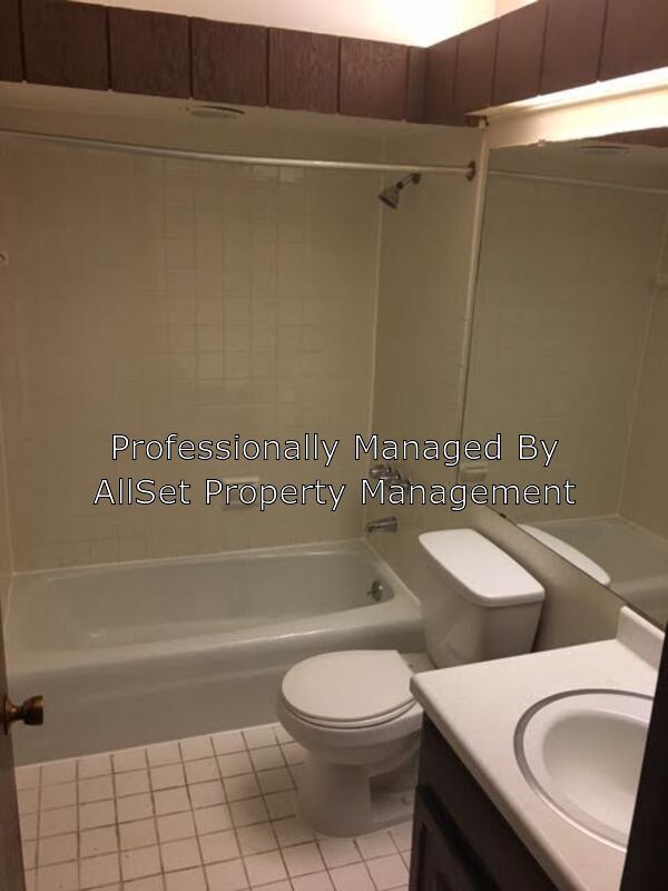 Building Photo - 9705 W Hampton Ave