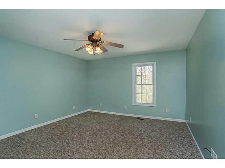 Building Photo - 3280 Lincoln Hill Rd