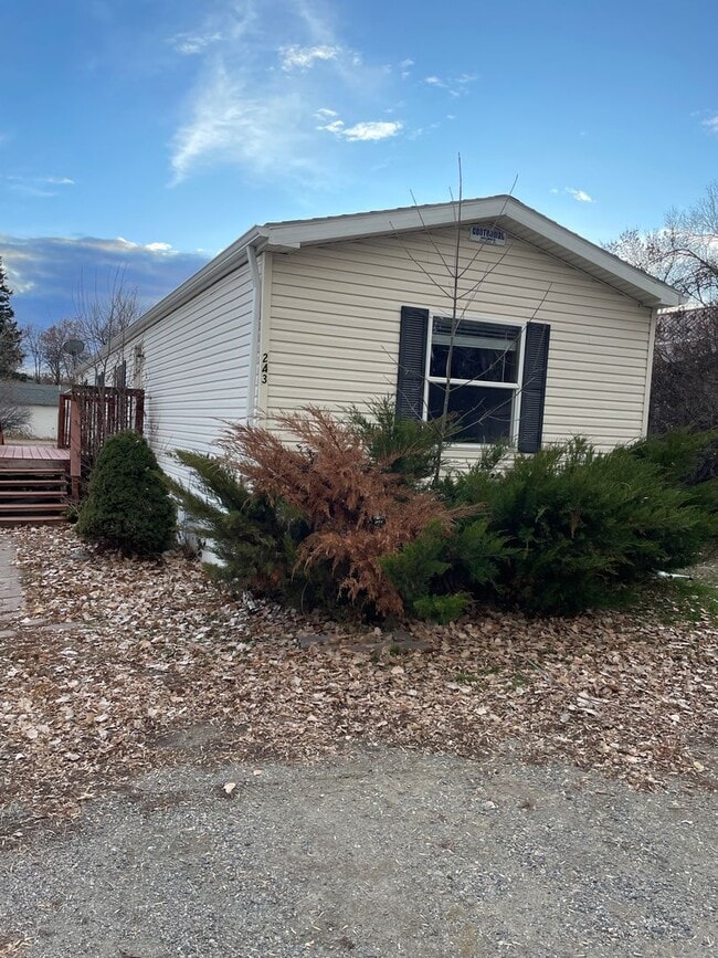 Building Photo - Wonderful 3 Bed 2 Bath In-Town