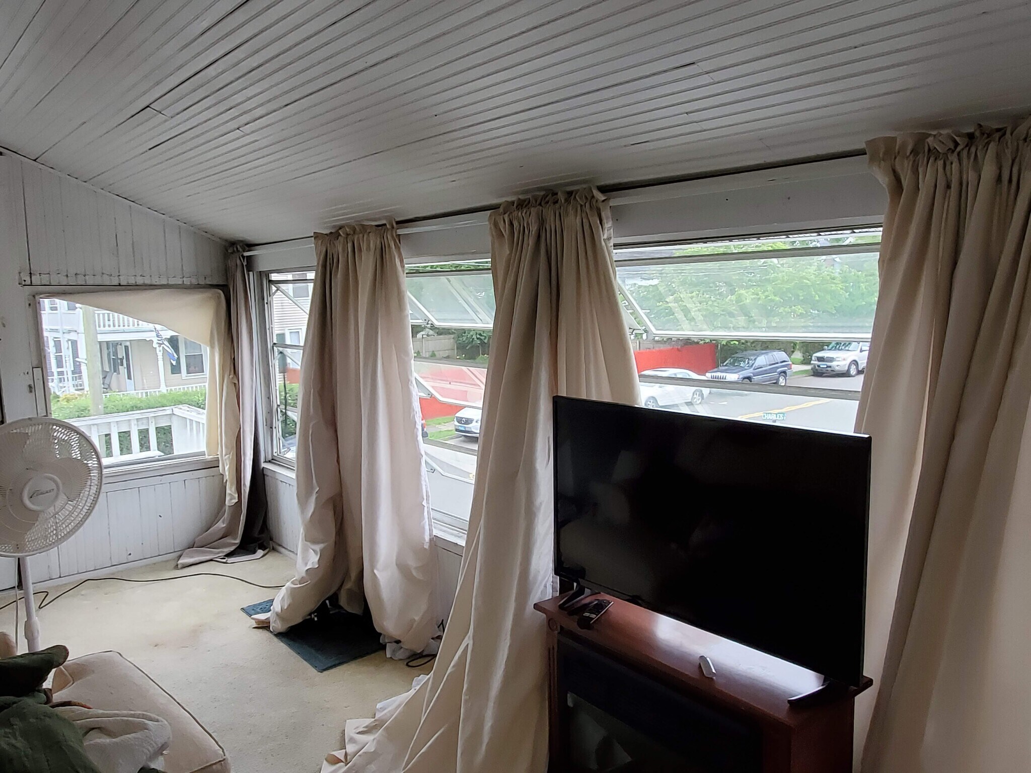 Building Photo - 1046 E Broadway