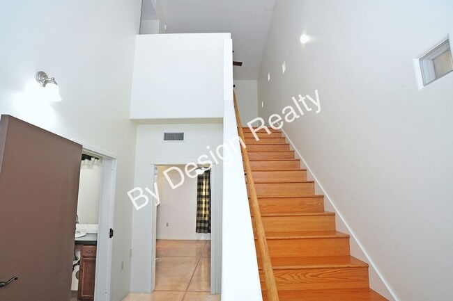 Building Photo - One-of-a-Kind Midtown 3 Bed 2.5 Bath Home | 2,040 SQ FT of Custom Craftsmanship