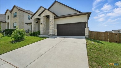 Building Photo - 1606 Folk Victorian Rd