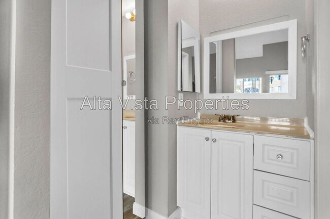 Building Photo - 4082 Mahaila Ave