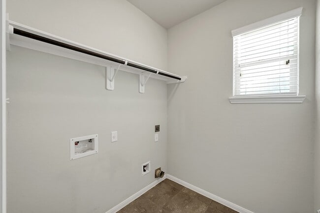 Building Photo - 30119 Saw Oaks Dr