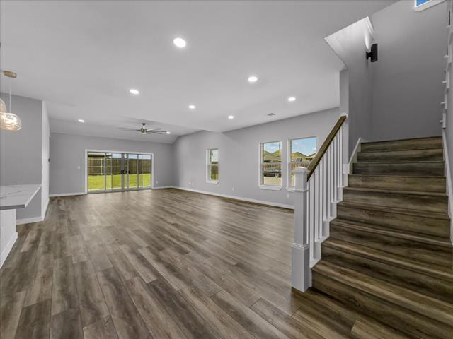 Building Photo - 529 Janette Ct