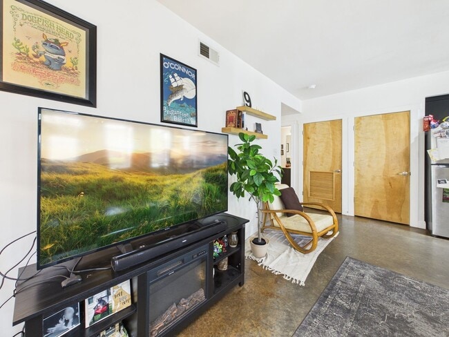 Building Photo - 1112 Porter St