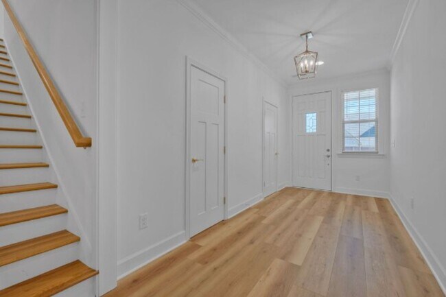 Building Photo - FOR LEASE - NEW BUILD TOWNHOME LOCATED IN ...