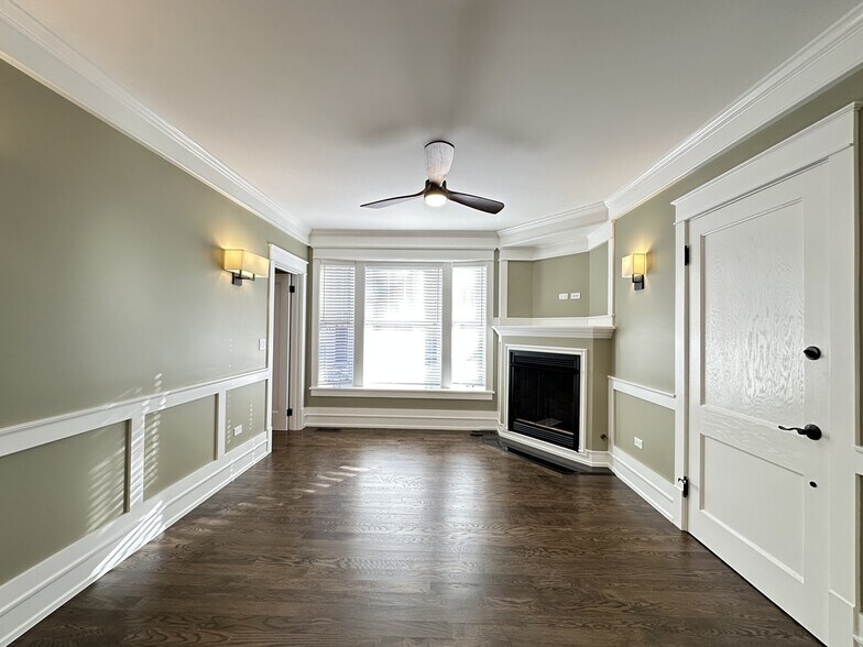 Building Photo - 1410 W Cornelia Ave