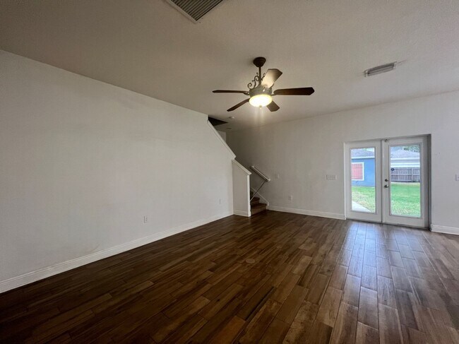 Building Photo - 4/3/2 HOME IN EDINA GARDEN OF EDEN